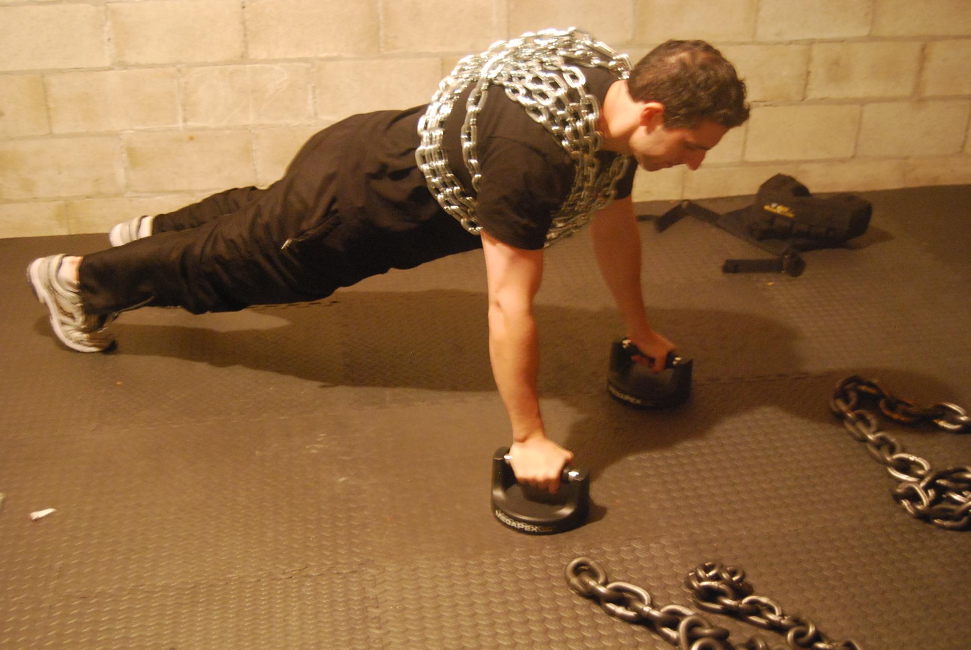 Chain Push Ups – New Adonis Workout in the Making